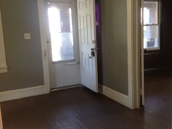 Living Rm - Front Door