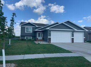 2315 S Merton St, Aberdeen, SD 57401