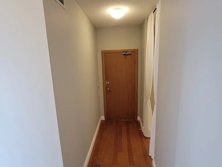 33 Sheppard Ave E #3202 — Photo 3
