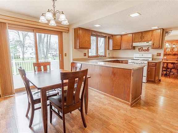 4th image of 170 Daven Dr