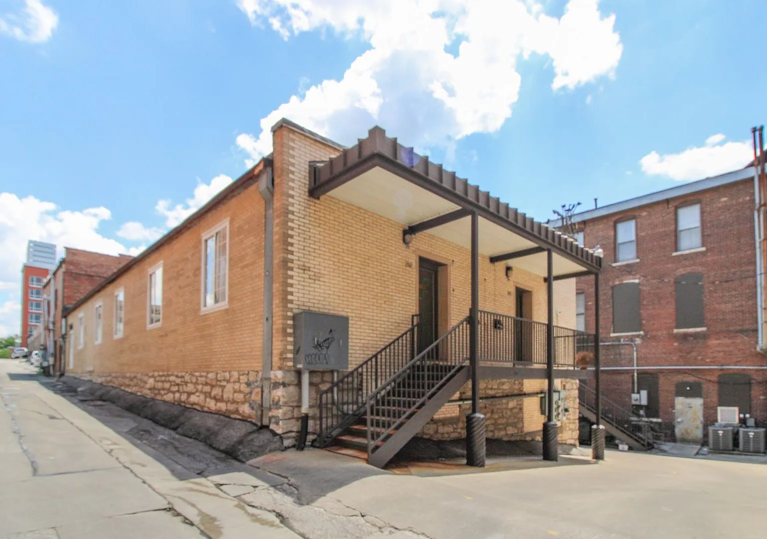 10 N Tenth St — Photo 1