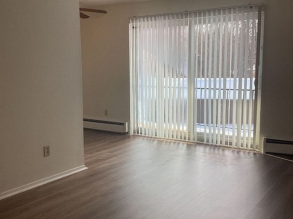 4th image of 24130-36 Euclid Ave #B2