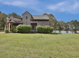 267 Barnes Rd, Oak Bluffs, MA 02557