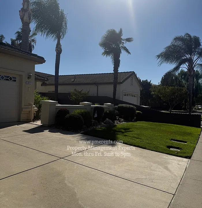 3012 Mayten Ct