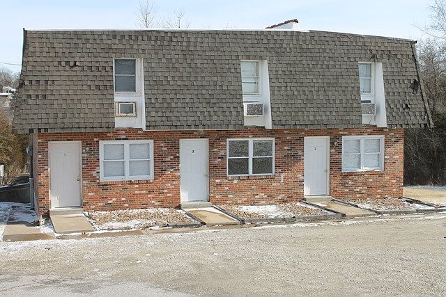 2nd image of 672 S Highway 47 APT 2