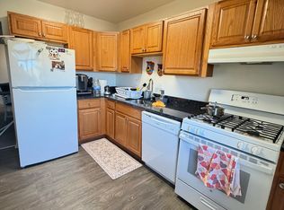 19415 Brassie Pl APT 303, Montgomery Village, MD 20886