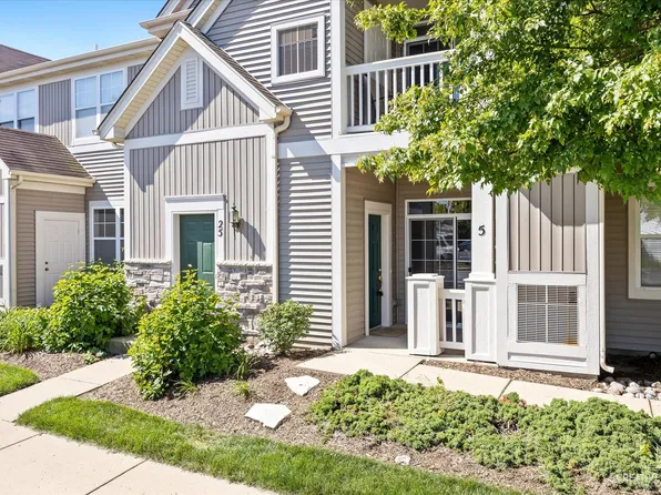 2275 Aurora Dr Unit 5, Hampshire, IL 60140