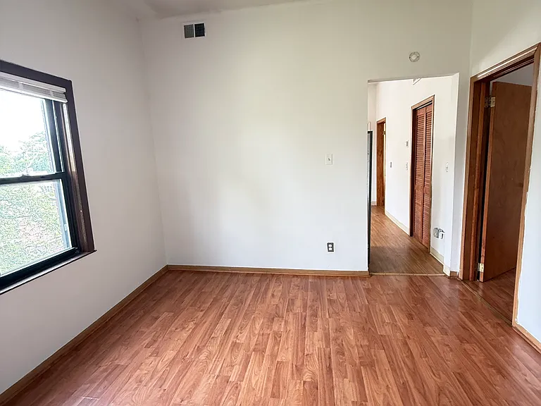 2901 S Emerald Ave #3R — Photo 9