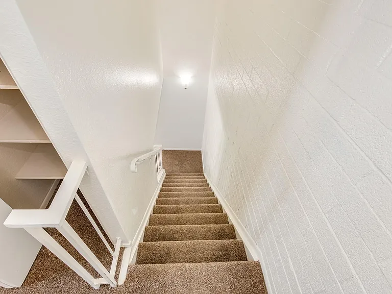 5243 N 42nd Pkwy — Photo 9
