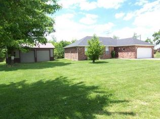 846 Oak Hl, Mount Vernon, MO 65712