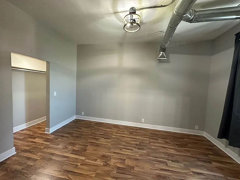 504 1/2 N State St #2 — Photo 6