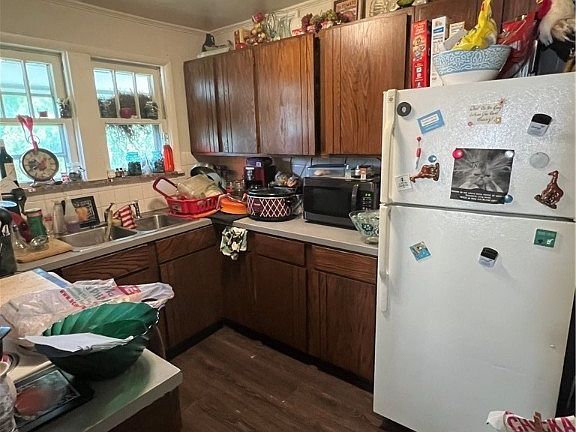 5th image of 309 The Brooklands Ave
