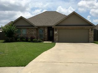 125 Crown Ridge Dr, Nederland, TX 77627
