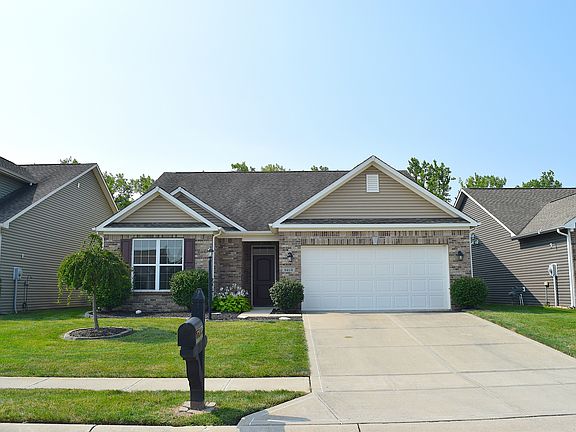 2nd image of 1205 Blackthorne Trl S