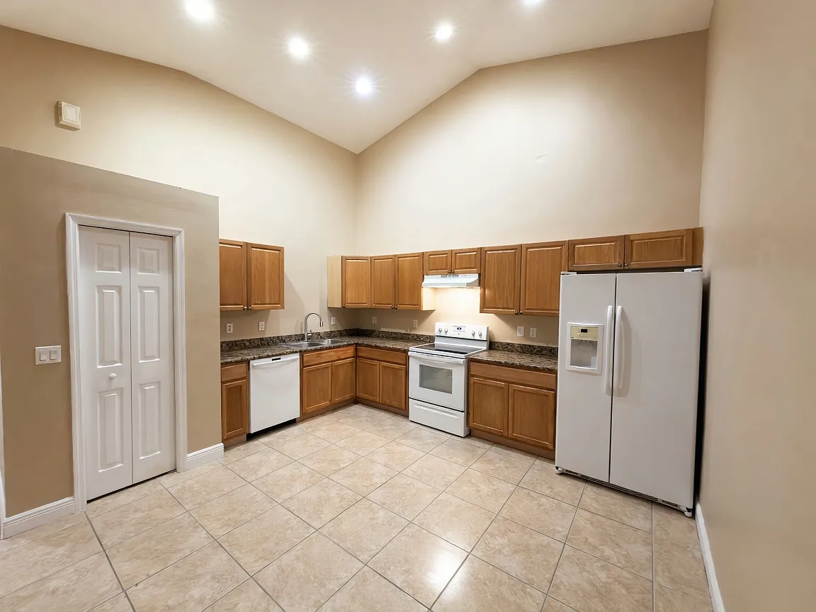 313A Melissa Ave S - 0 — Photo 2