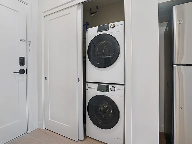 Studio Stackable Washer/Dryer