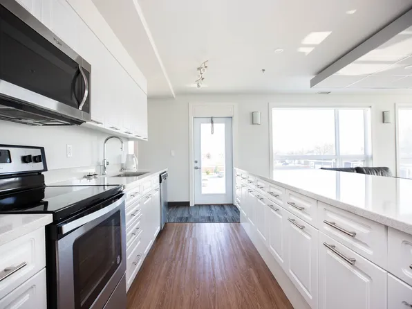 360 Lodge Ave, Winnipeg, MB R3J 0S4