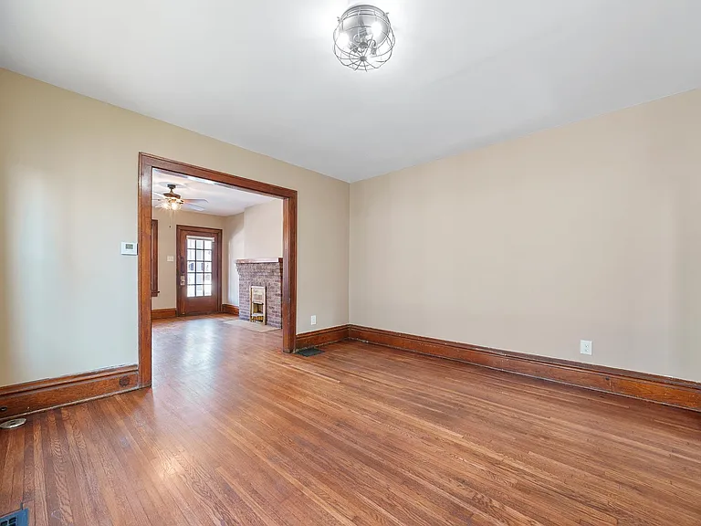 683 E Whittier St — Photo 5
