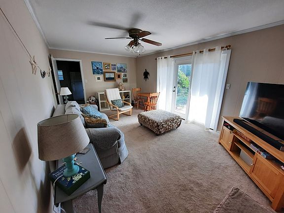 4th image of 210 Madeline Dr