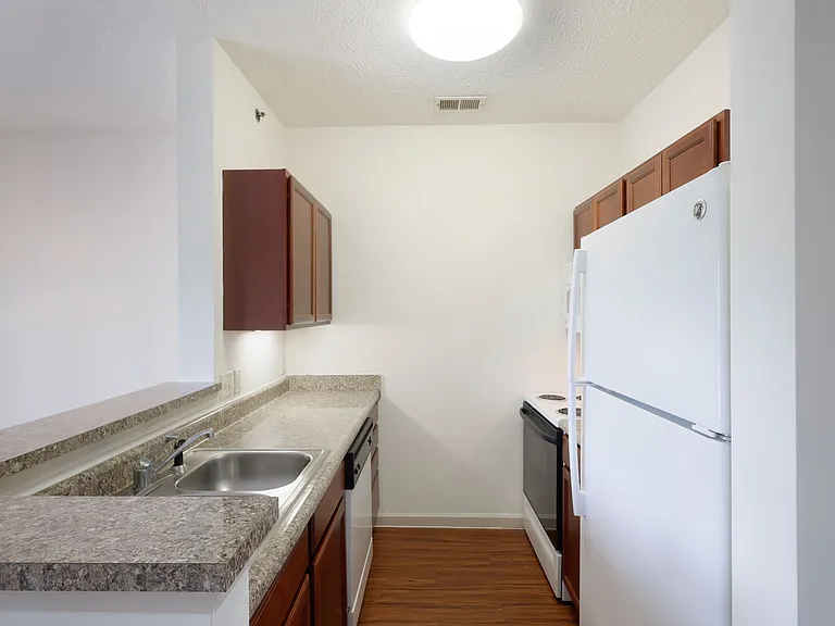 Charter Woods — Photo 39