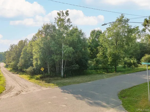 W Madison St, Iron River, MI 49935