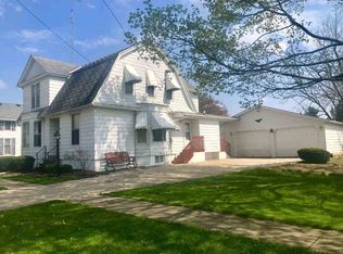216 E 4th St, Byron, IL 61010