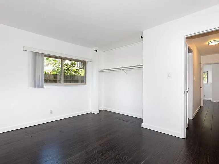 2231 Ward St — Photo 42