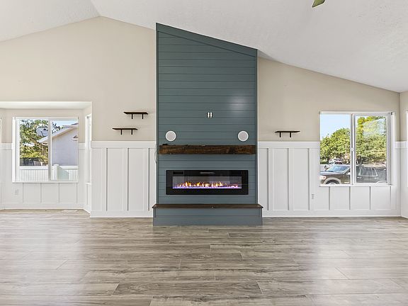 3rd image of 5525 N Hampton Way E