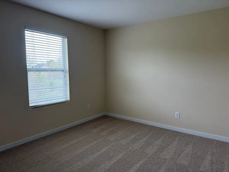 1328 Shaw Ave — Photo 25