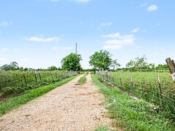 2925 Fm 2917 Rd, Alvin, TX 77511