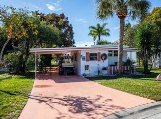 11506 Lynn Cir, Tavares, FL 32778