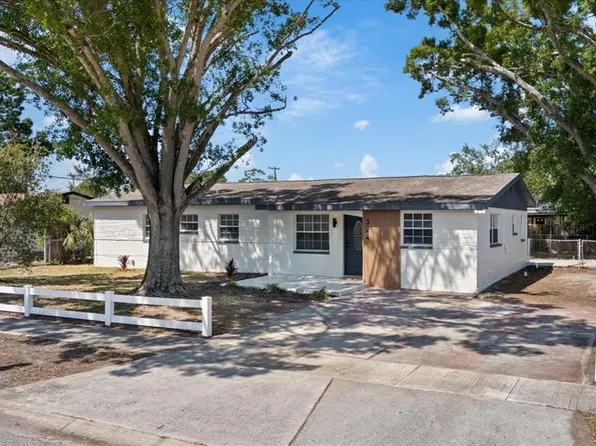 324 Country Club Dr, Oldsmar, FL 34677