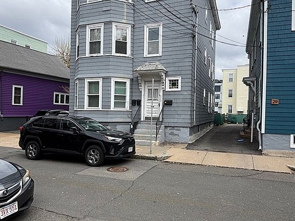 2nd image of 33 Jefferson St #9