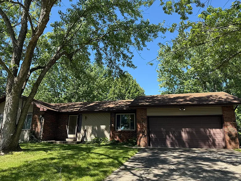 819 Barwick Pl — Photo 4