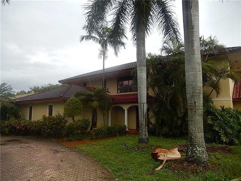 1st image of 19511 E Oakmont Dr