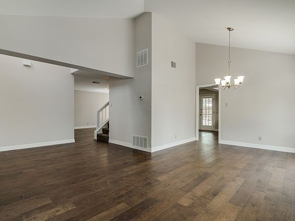 5th image of 3510 McCormick St