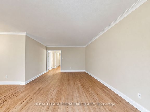 4th image of 35 Florens Ave