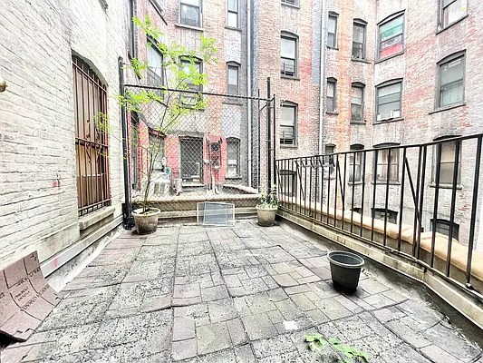 Rented by City Connections Realty | media 8