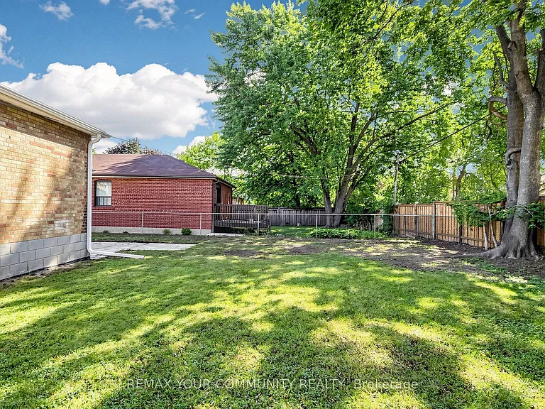135 Searle Ave — Photo 46