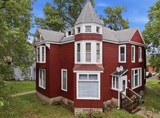 219 9th St S, La Crosse, WI 54601