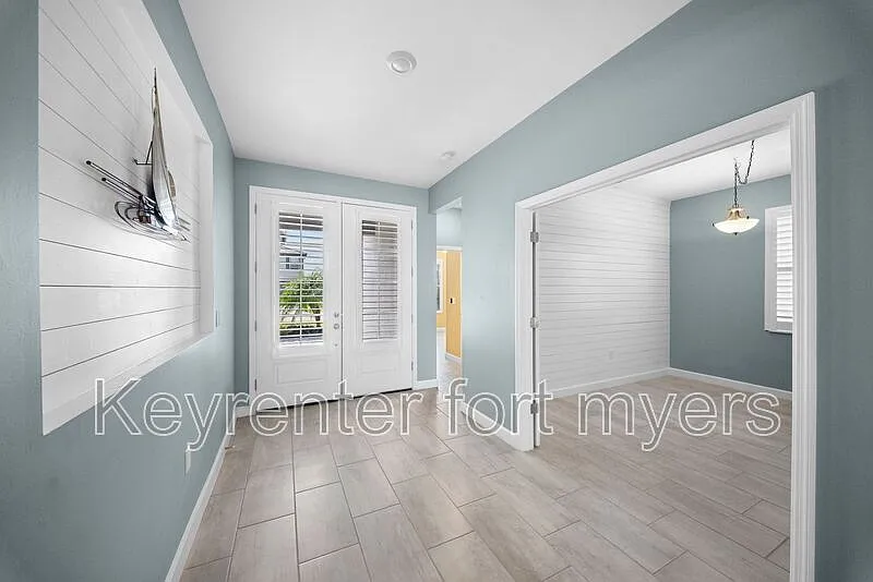 3 bed, 3.0 bath, 2400 sqft, $3,250 — Photo 4