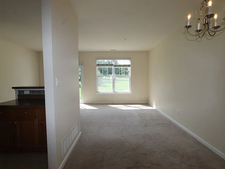 316 Ross Ct — Photo 5