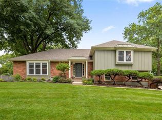 2712 W 104th Ter, Leawood, KS 66206