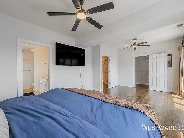 2033 W Superior St #4W — Photo 14
