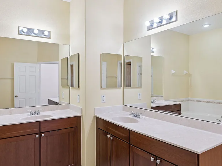 14844 Faberge Dr — Photo 32