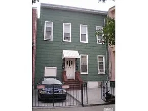 176 Chestnut St photo 1