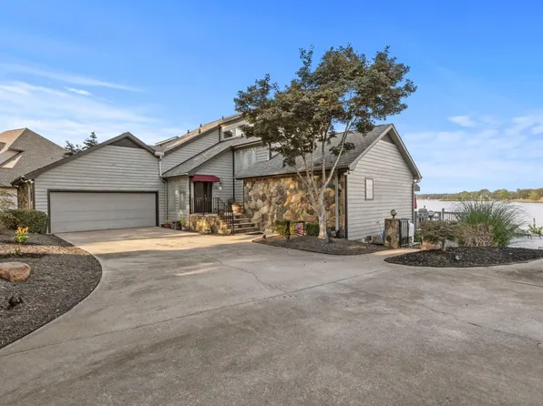 333 Watercrest Dr, Inman, SC 29349