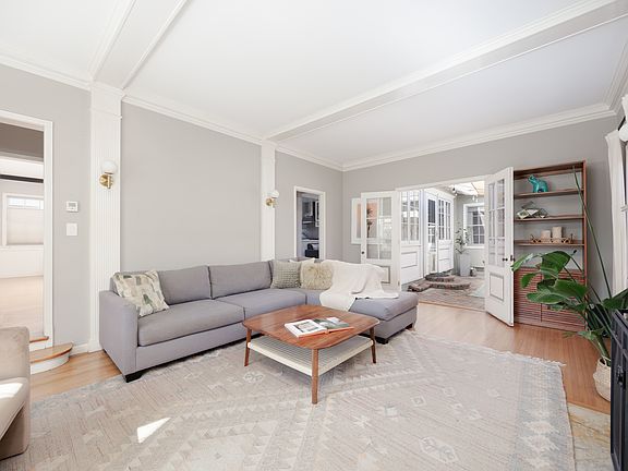 Indoor/Outdoor living in SoCal at it''s finest