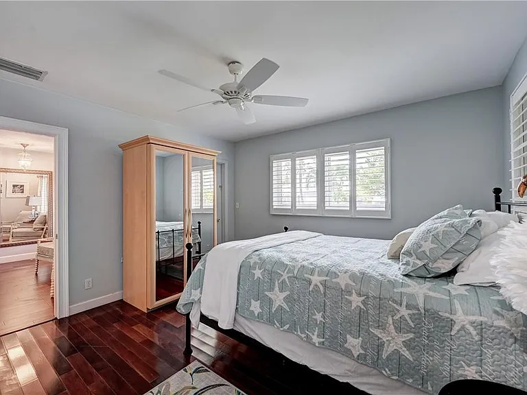 1840 SE 7th St — Photo 9
