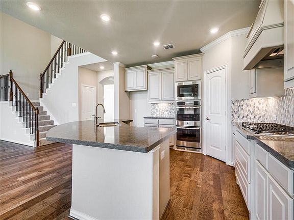 5th image of 2901 Driftwood Creek Trl
